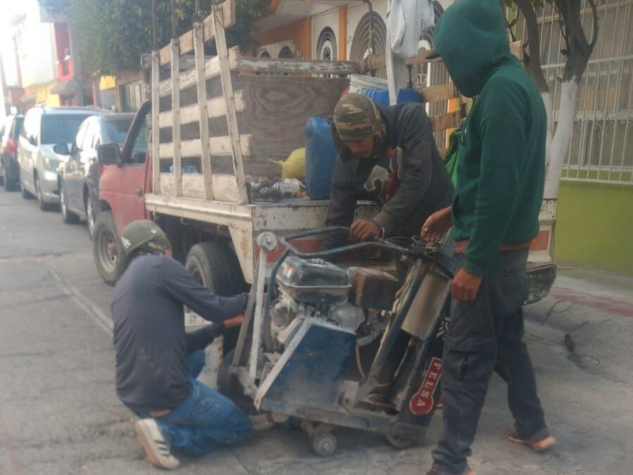 INICIA INTERAPAS REHABILITACIÓN DE DRENAJE EN CALLE JILGUERO EN LA COLONIA COLORINES