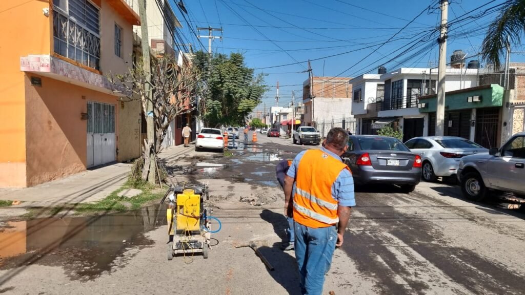 Arranca Interapas rehabilitación de alcantarillado sanitario en Jardines del Sur