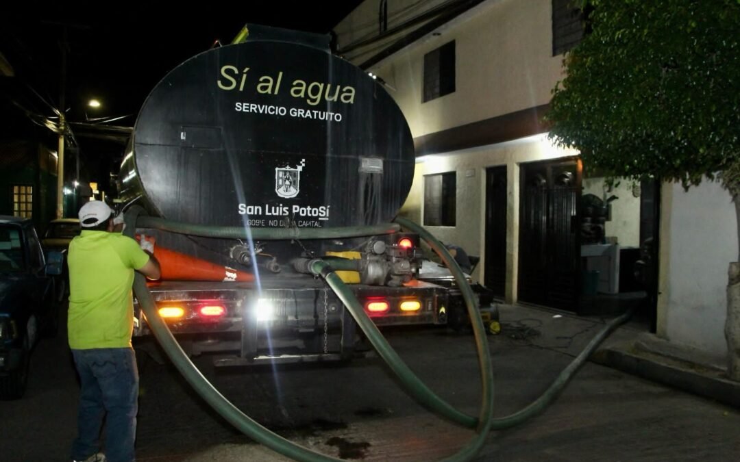 Gobierno de la Capital entregó 50 millones de litros de agua en enero, como parte del Plan Emergente