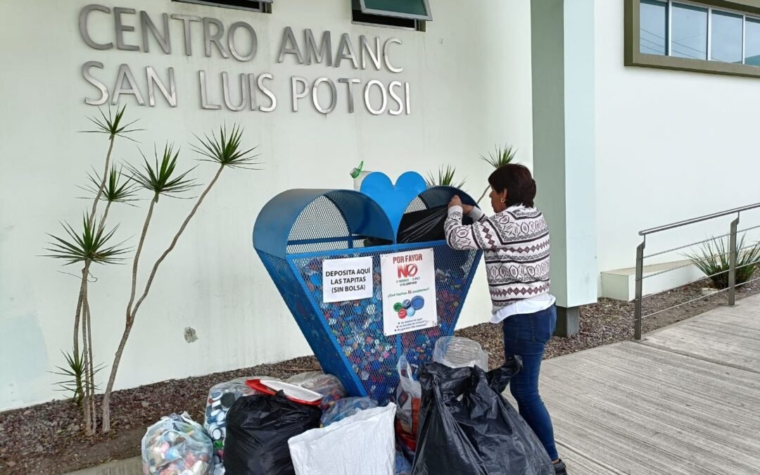 Con aportación de la ciudadanía, Gobierno de la Capital entrega una tonelada de tapitas plásticas donadas a AMANC