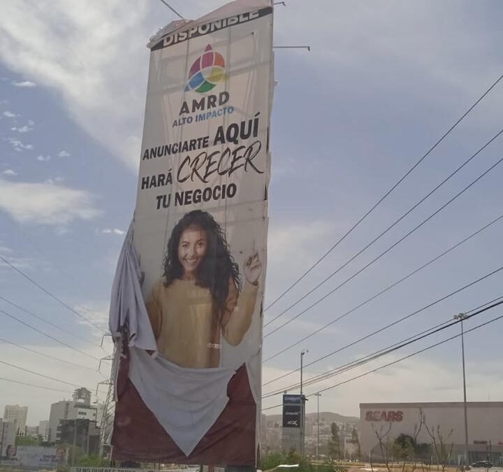 Supervisa Ayuntamiento de San Luis Potosí anuncios espectaculares por fuertes vientos en la ciudad