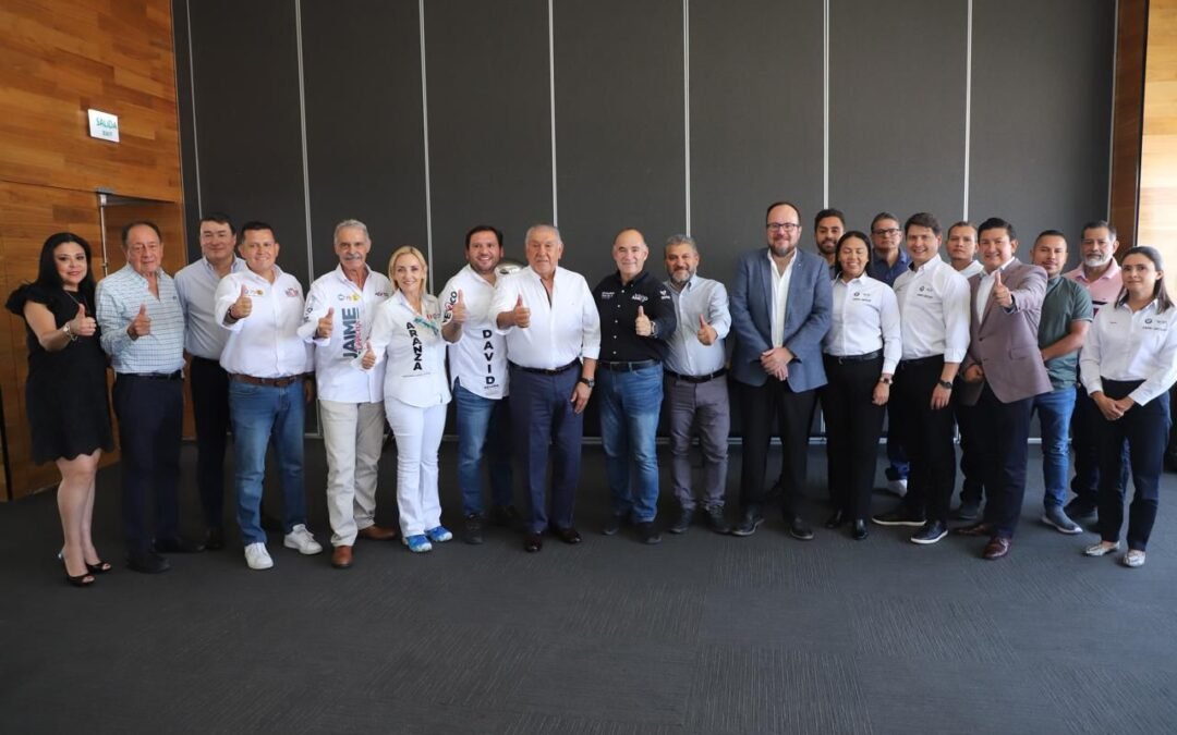 Galindo anuncia vialidad que conectará la 57 con carretera a Rioverde; trabajadores de BMW lo respaldan