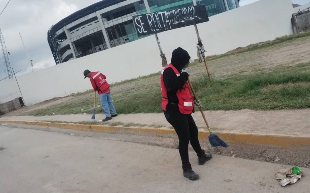 Gobierno de la Capital refuerza acciones de limpieza en los alrededores de la Fenapo