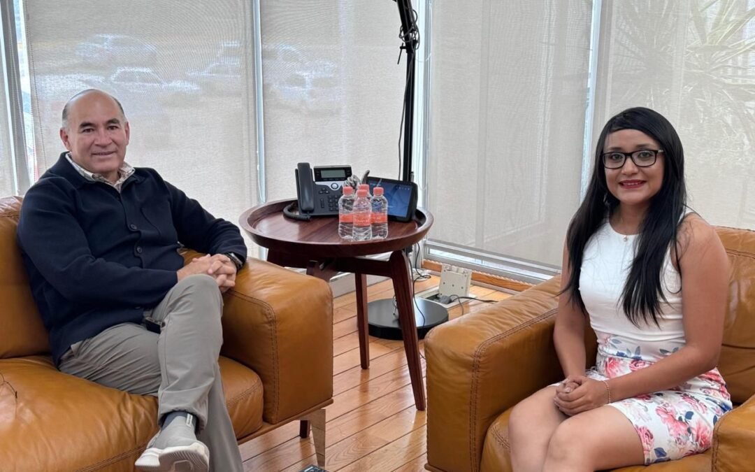 Alcalde Enrique Galindo recibe en un primer encuentro a la Concejal Presidenta de Villa de Pozos María Teresa de Jesús Rivera Acevedo