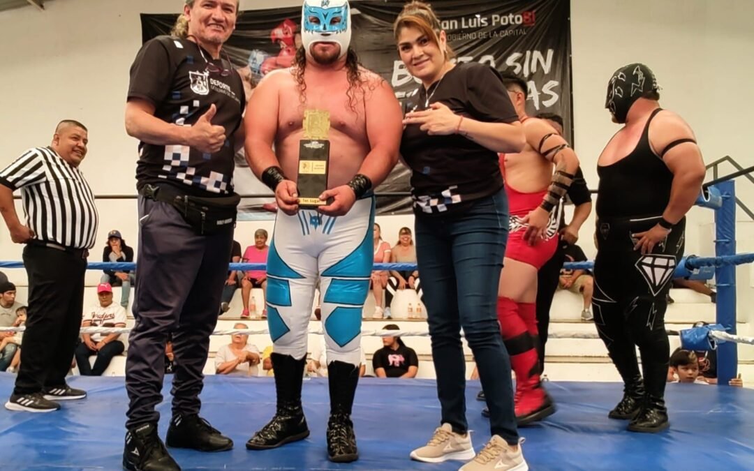 Todo un éxito la función del Gobierno de la Capital en el gimnasio Ramón Rosales, en el 91 aniversario de la lucha libre en México
