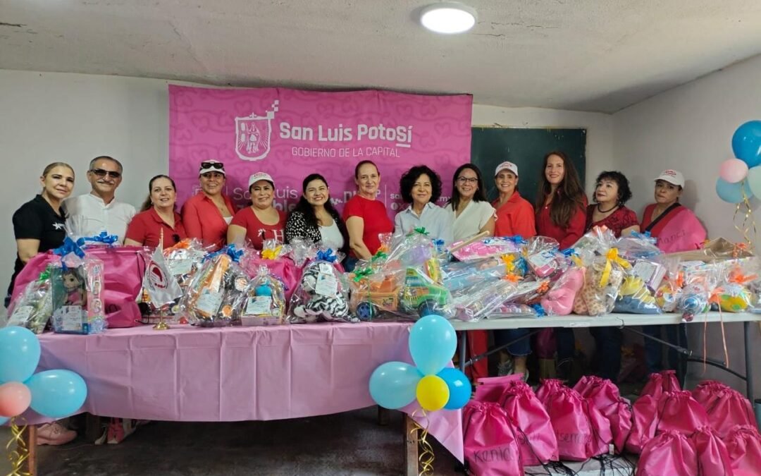 El DIF Municipal y Damas Voluntarias de CMIC entregaron más de 250 juguetes a niñas y niños en Terrero Sur en La Pila