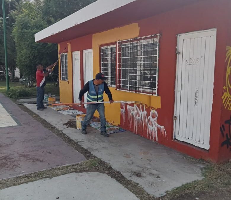 Servicios Municipales continúa con el retiro de grafiti en diferentes zonas de la Capital