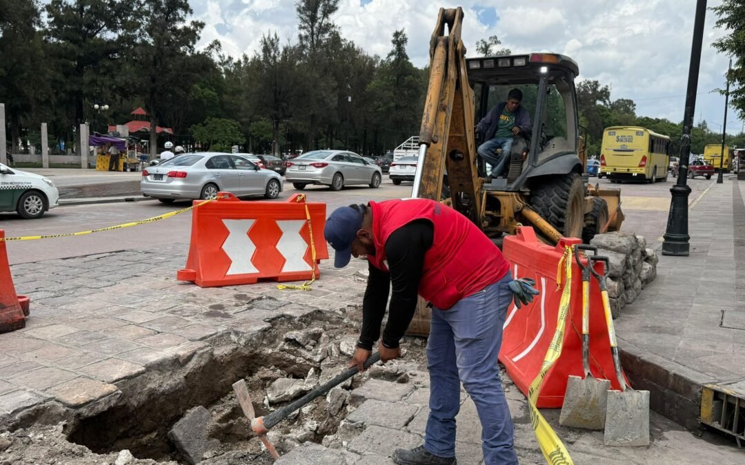 Gobierno de la Capital trabaja en la rehabilitación de socavón de Av. Universidad