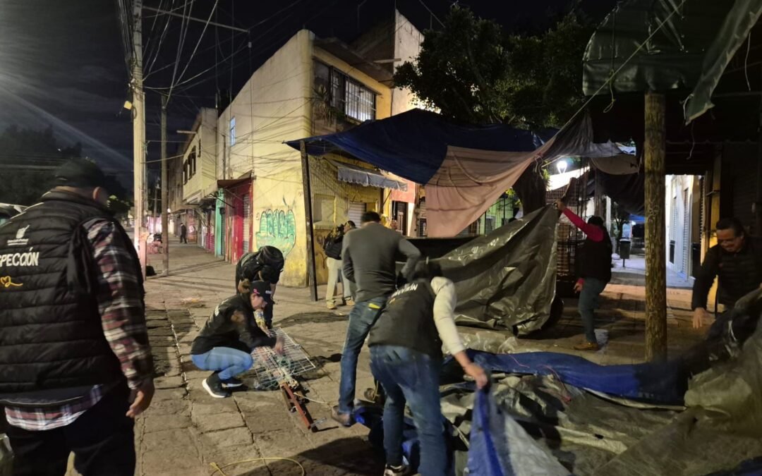 MUNICIPIO RETIRA AMBULANTES DE REFORMA, GUAJARDO Y EJE VIAL