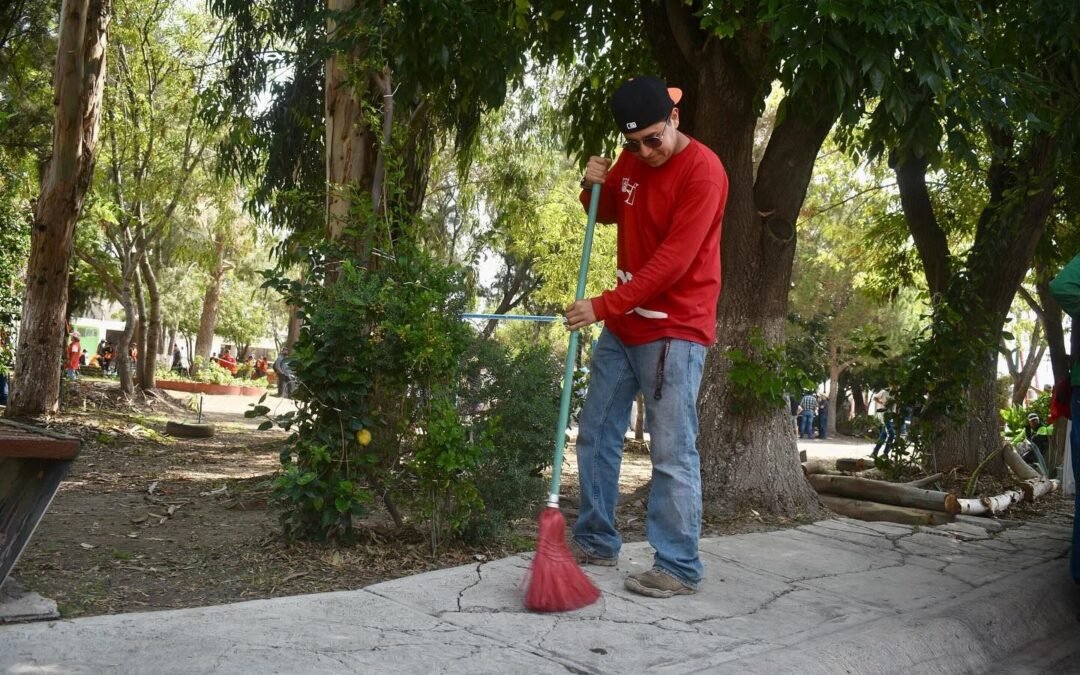 Mantiene Servicios Municipales actividades de mejora urbana en San Luis Capital