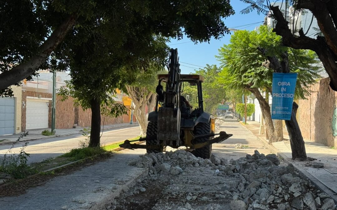 Inicia INTERAPAS rehabilitación de red sanitaria en la calle Miguel de Cervantes Saavedra