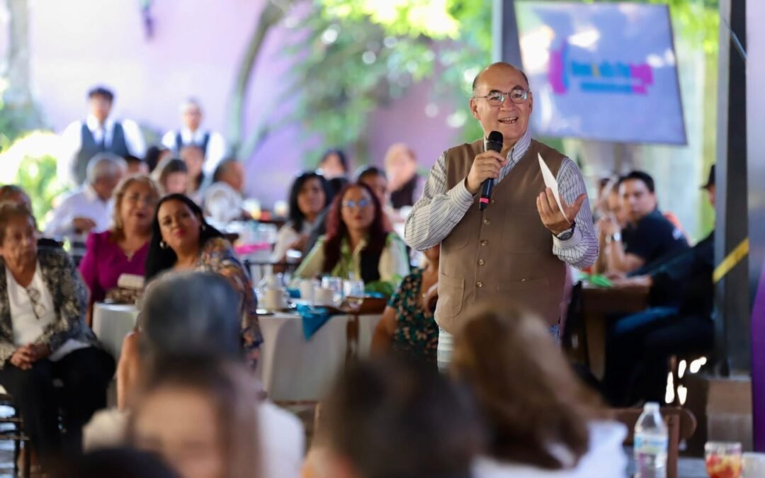 Alcalde Enrique Galindo se reúne con más de 200 promotoras culturales de colonias