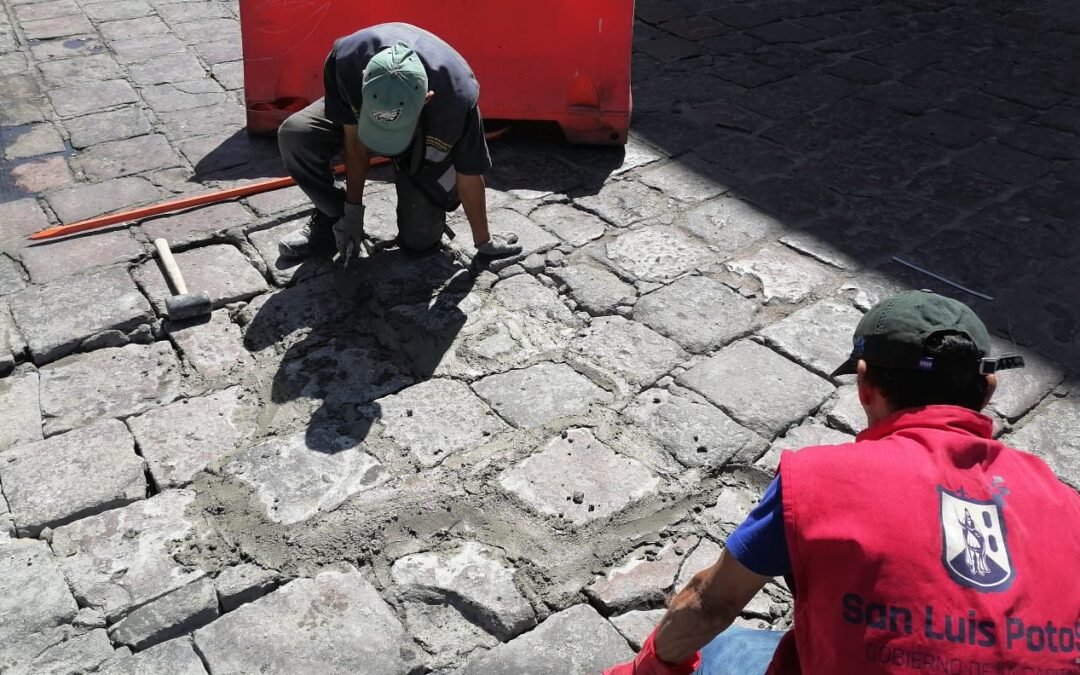 Gobierno de la capital mantiene bacheo constante en el Centro Histórico para mejorar la movilidad