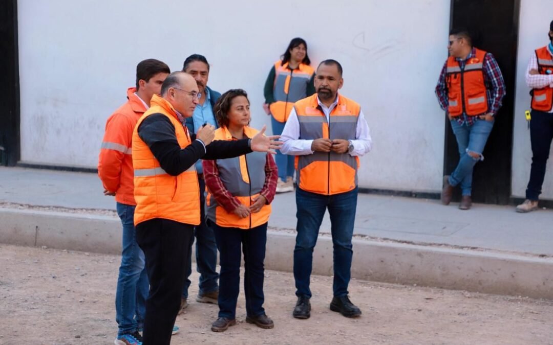 Avanzan trabajos de Julián de los Reyes, Alcalde Galindo supervisa obra