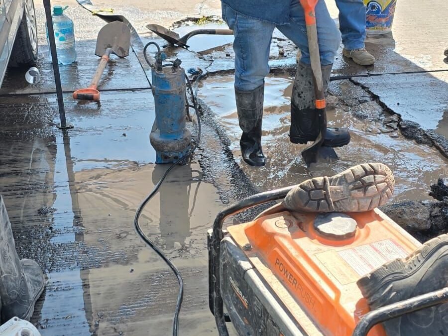 Interapas da mantenimiento a redes de agua en colonias del sur de la ciudad