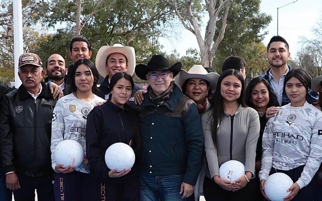 Entrega Enrique Galindo cancha deportiva en Bocas y refuerza acciones de bienestar social