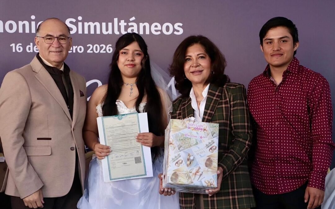 Gobierno de la Capital da certeza legal a más de 200 familias potosinas