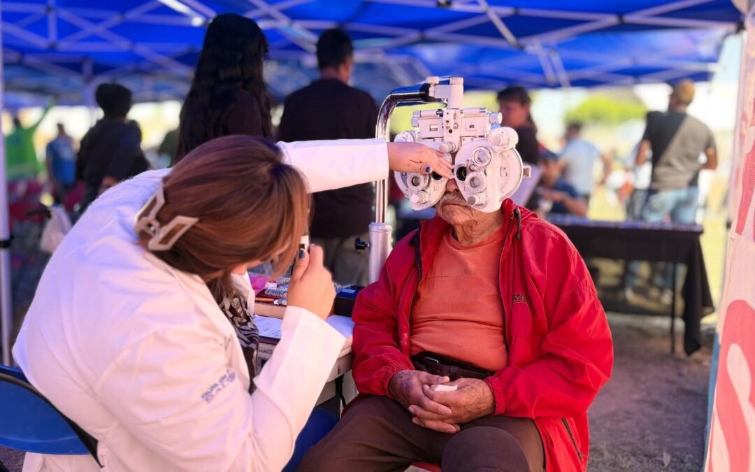 Ruta de la Salud 3.0 acerca atención médica gratuita a familias potosinas en el Centro Histórico