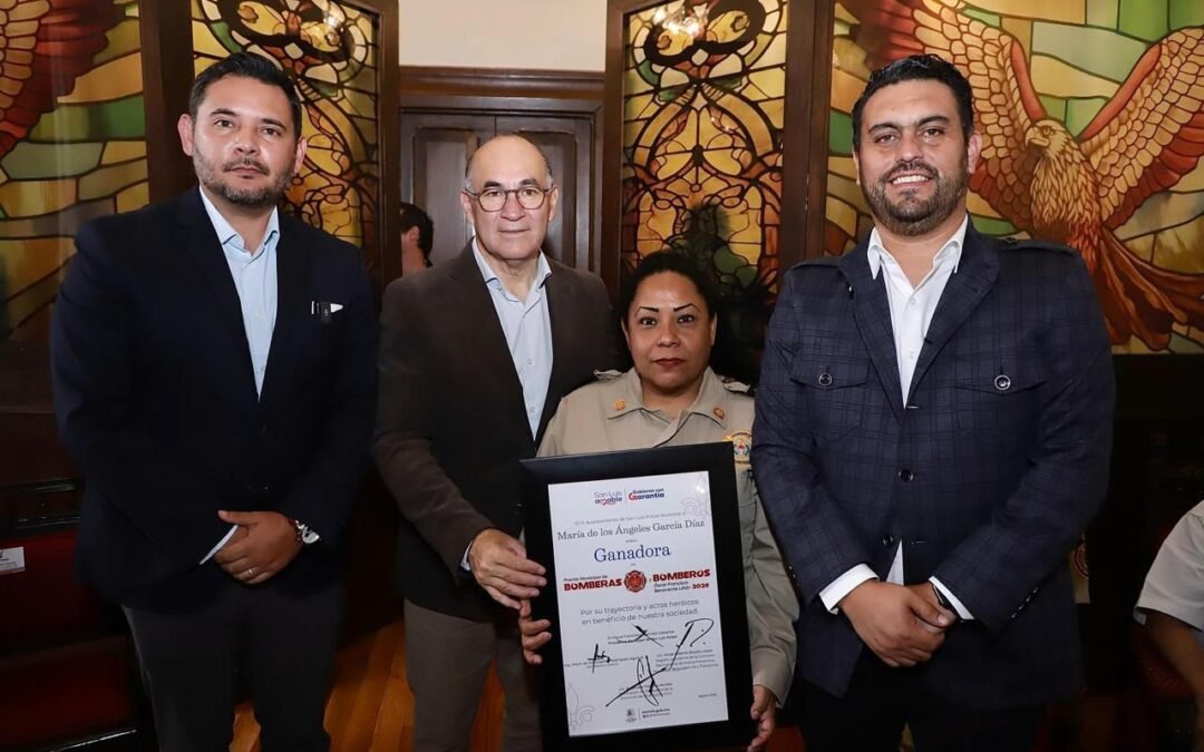 Cabildo Municipal reconoce y premia a Bomberas y Bomberos del año